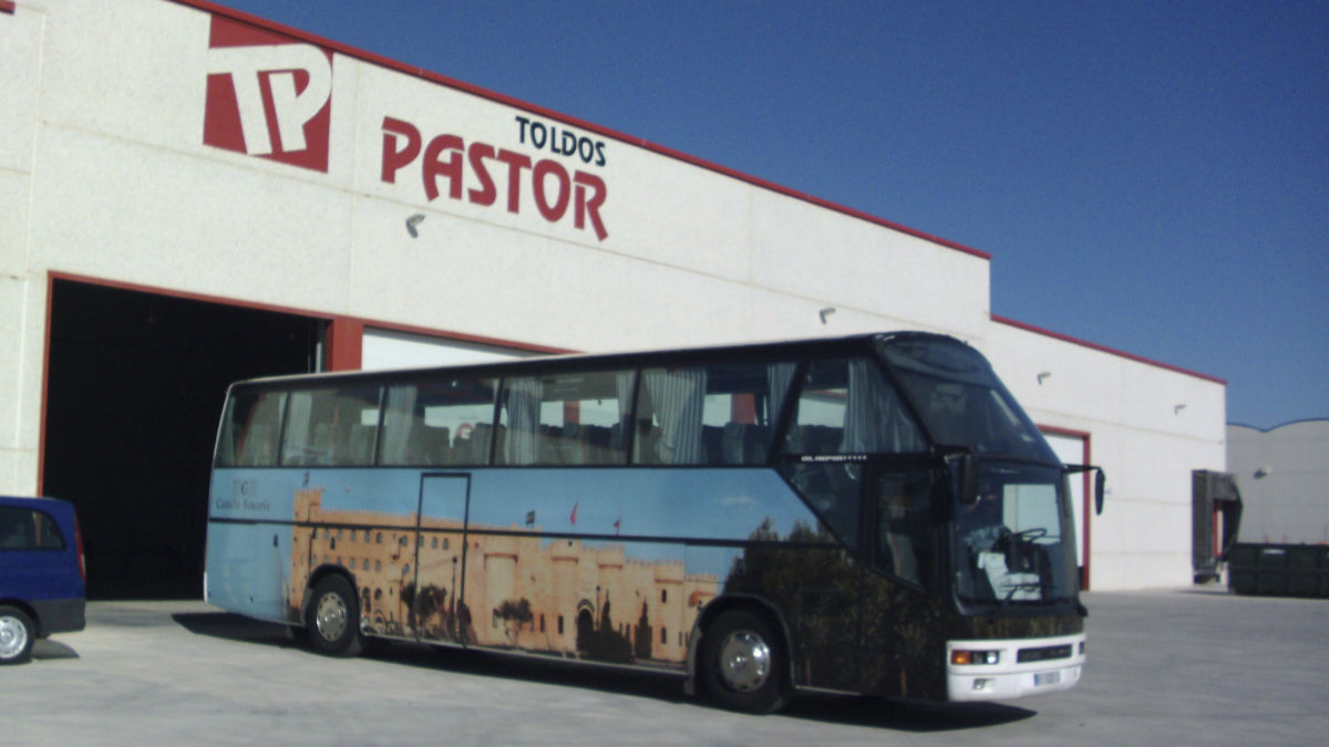 Autobus turistico. Toldos Pastor