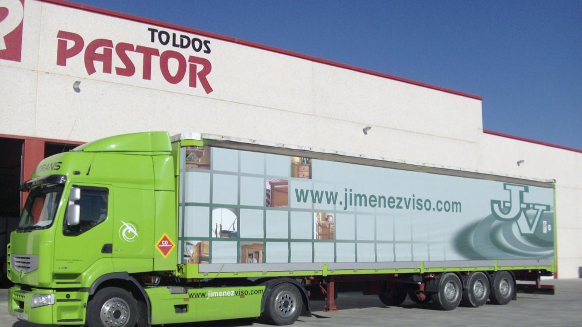 Camión con lona de Toldos Pastor